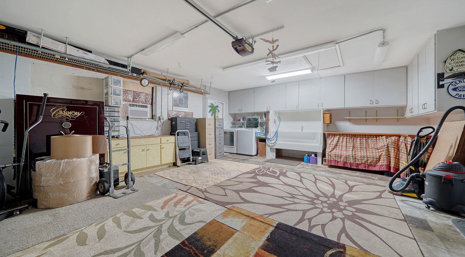 SOUTH VENICE - Residential