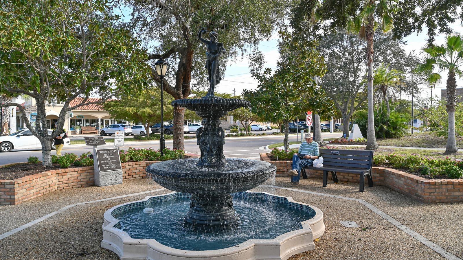 SOUTH VENICE - Residential