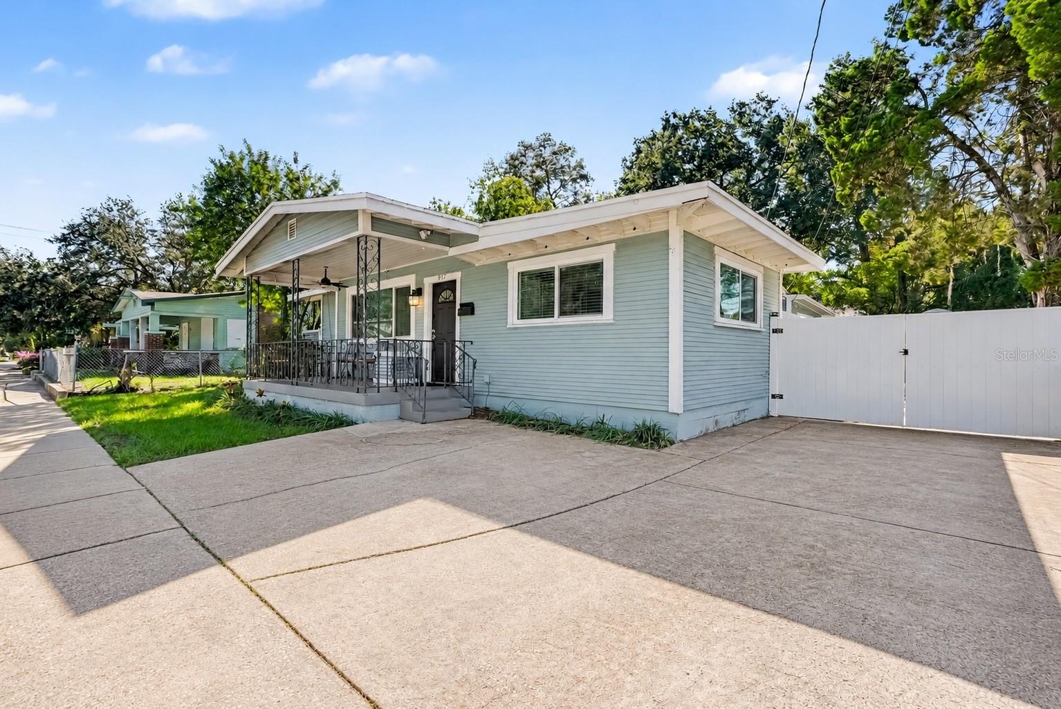 917 E 24TH AVENUE