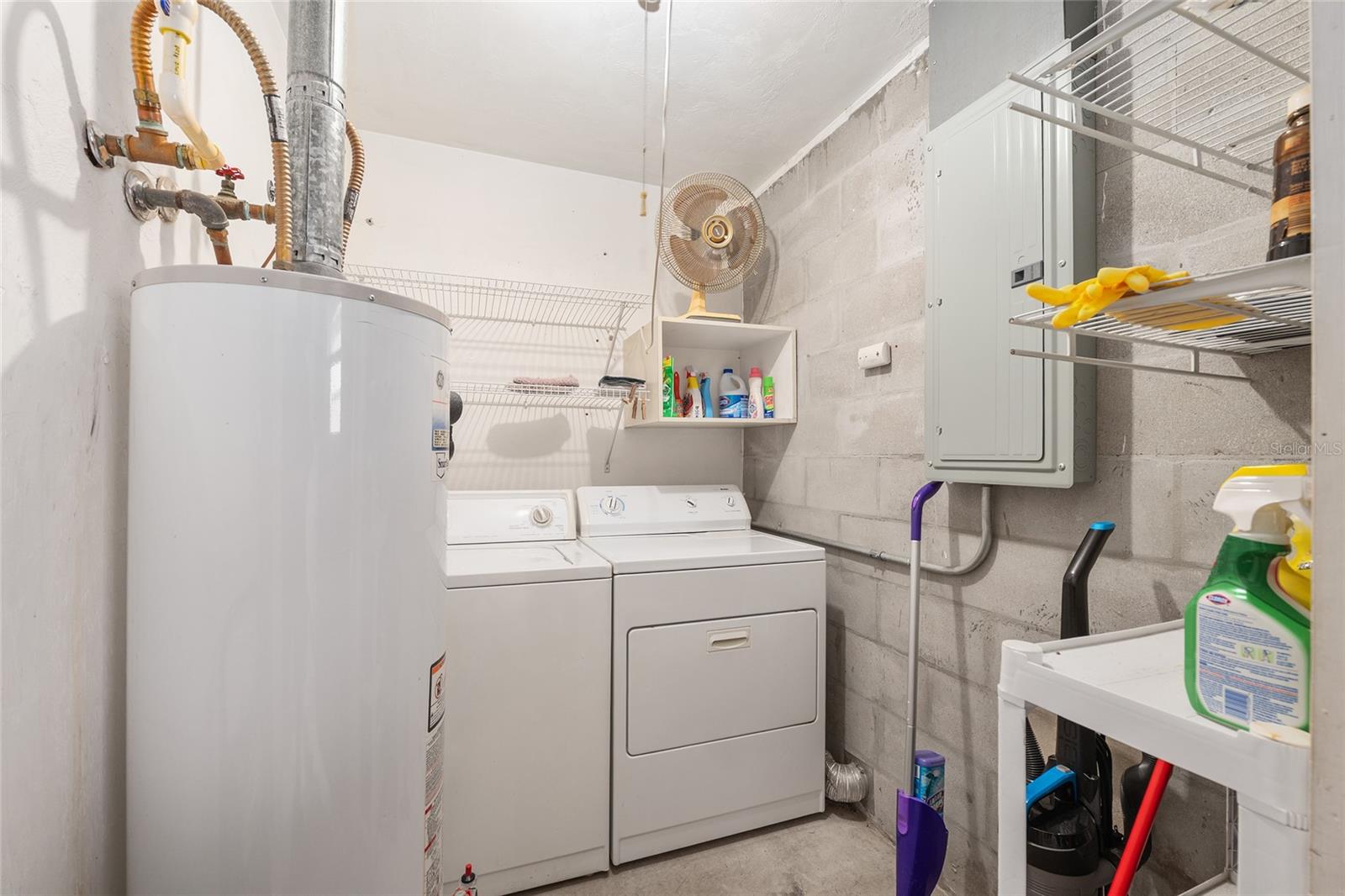 HIGHLAND COURT MANOR - Residential