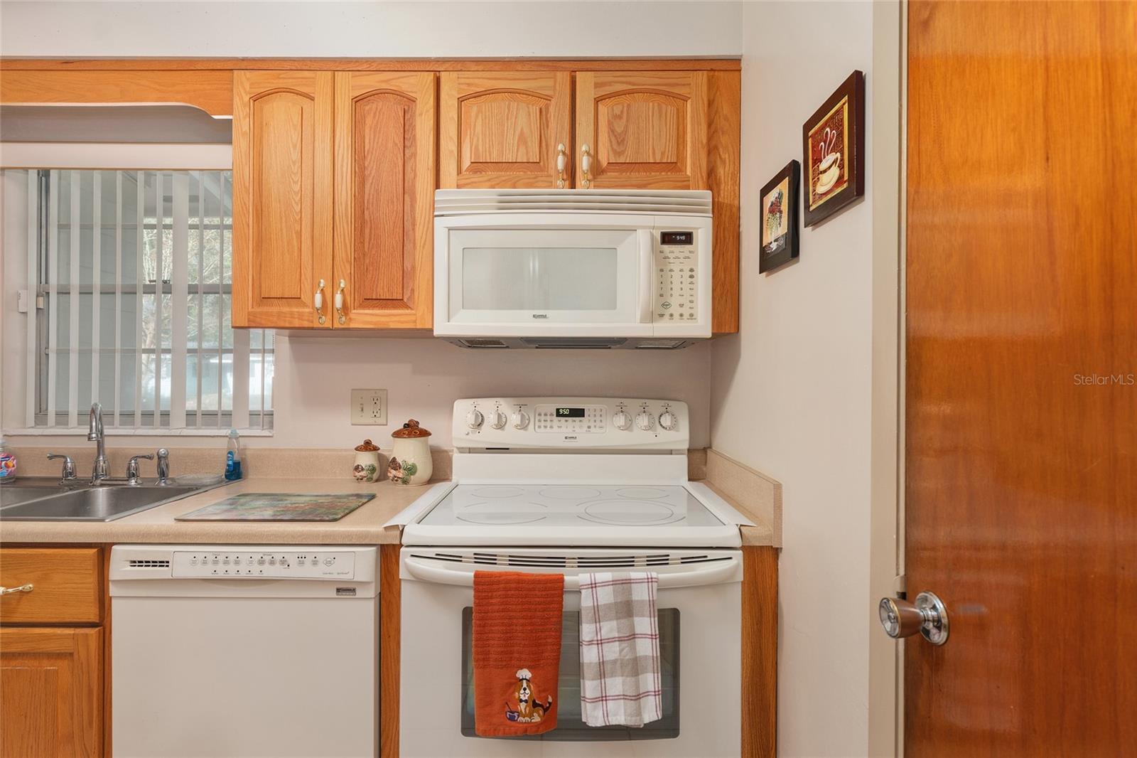 HIGHLAND COURT MANOR - Residential