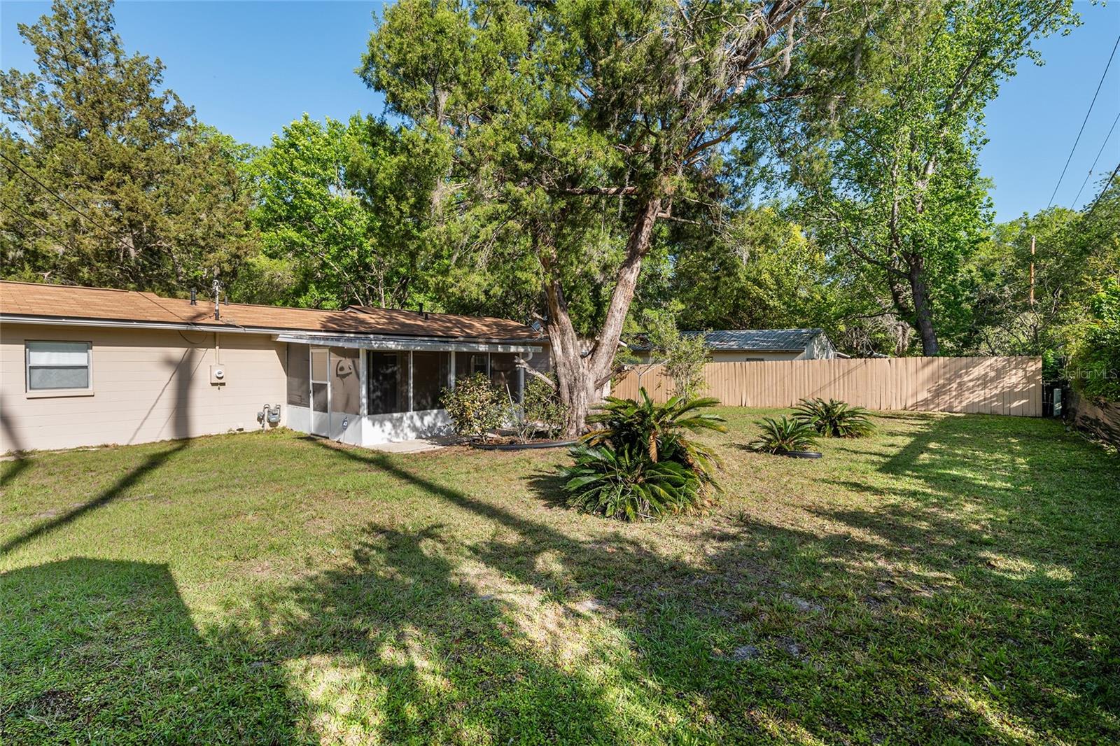 HIGHLAND COURT MANOR - Residential