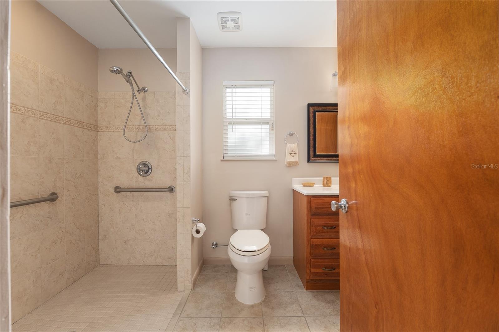 HIGHLAND COURT MANOR - Residential