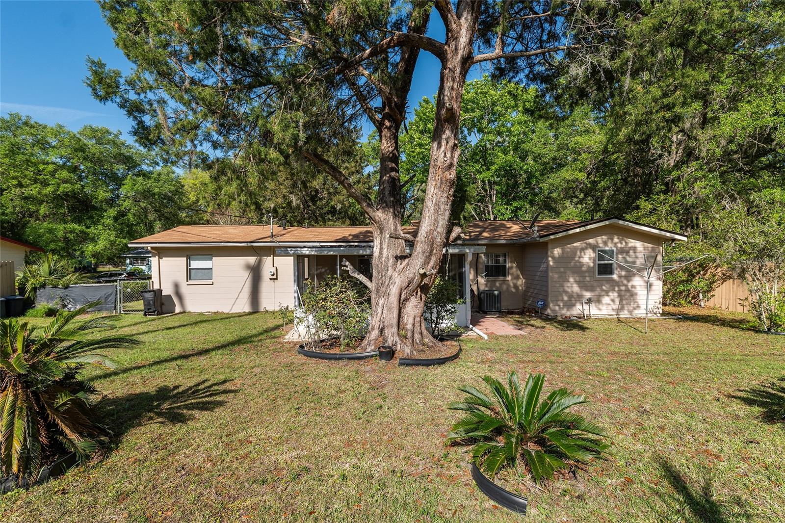 HIGHLAND COURT MANOR - Residential