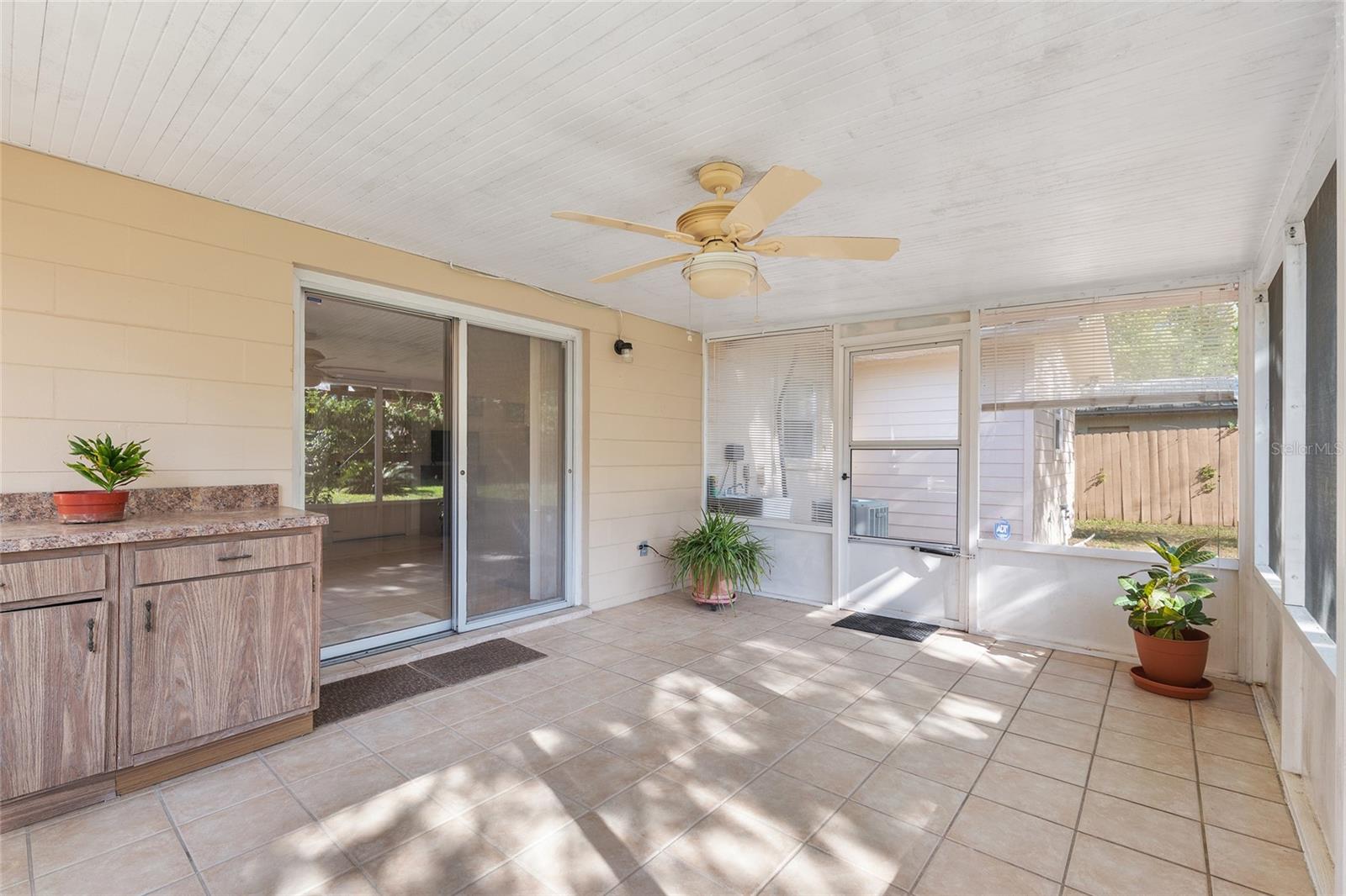 HIGHLAND COURT MANOR - Residential