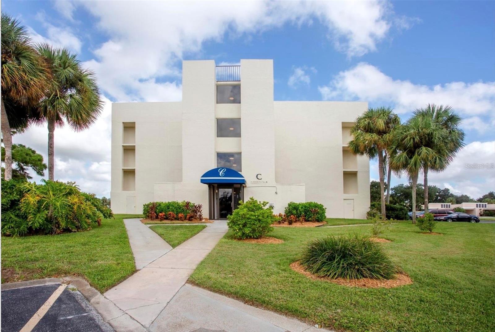 Experience the best of Florida living in this beautifully furnished 2-bedroom, 2-bathroom condo, available for long-term lease (minimum 6 months). The monthly rent includes all utilities such as internet, cable TV, water, and sewer. Nestled in a well-maintained, secure building with the convenience of an elevator, this property offers the ideal setting to enjoy everything Florida has to offer. Located just a short drive from the breathtaking Anna Maria Island, the prestigious IMG Academy, golf courses, Florida State College, and a variety of shopping and dining options. A 1-month security deposit and association approval are required.