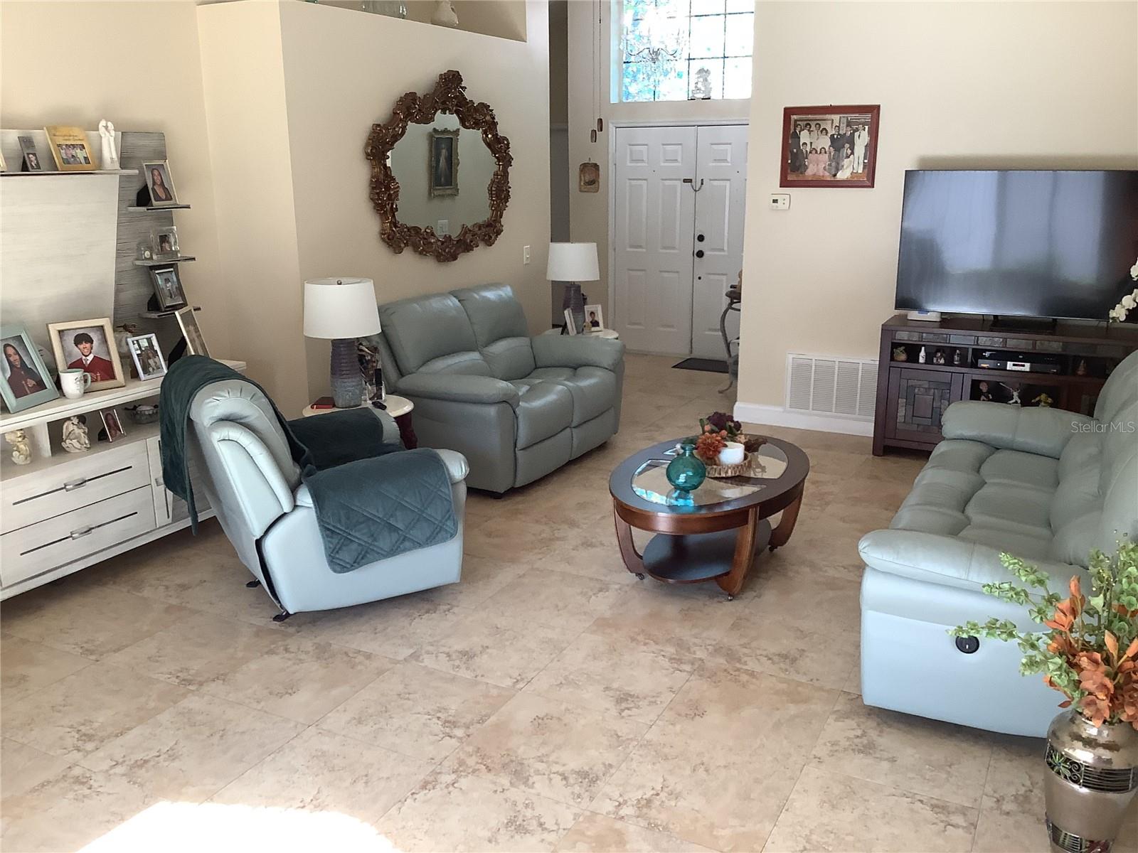 CYPRESS LAKES - Residential