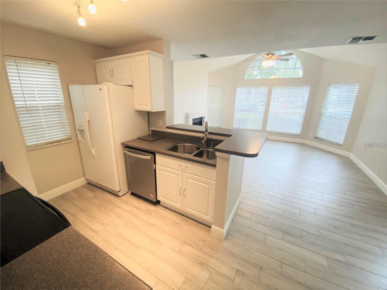 HIDDEN VILLAGE CONDO - Residential Lease