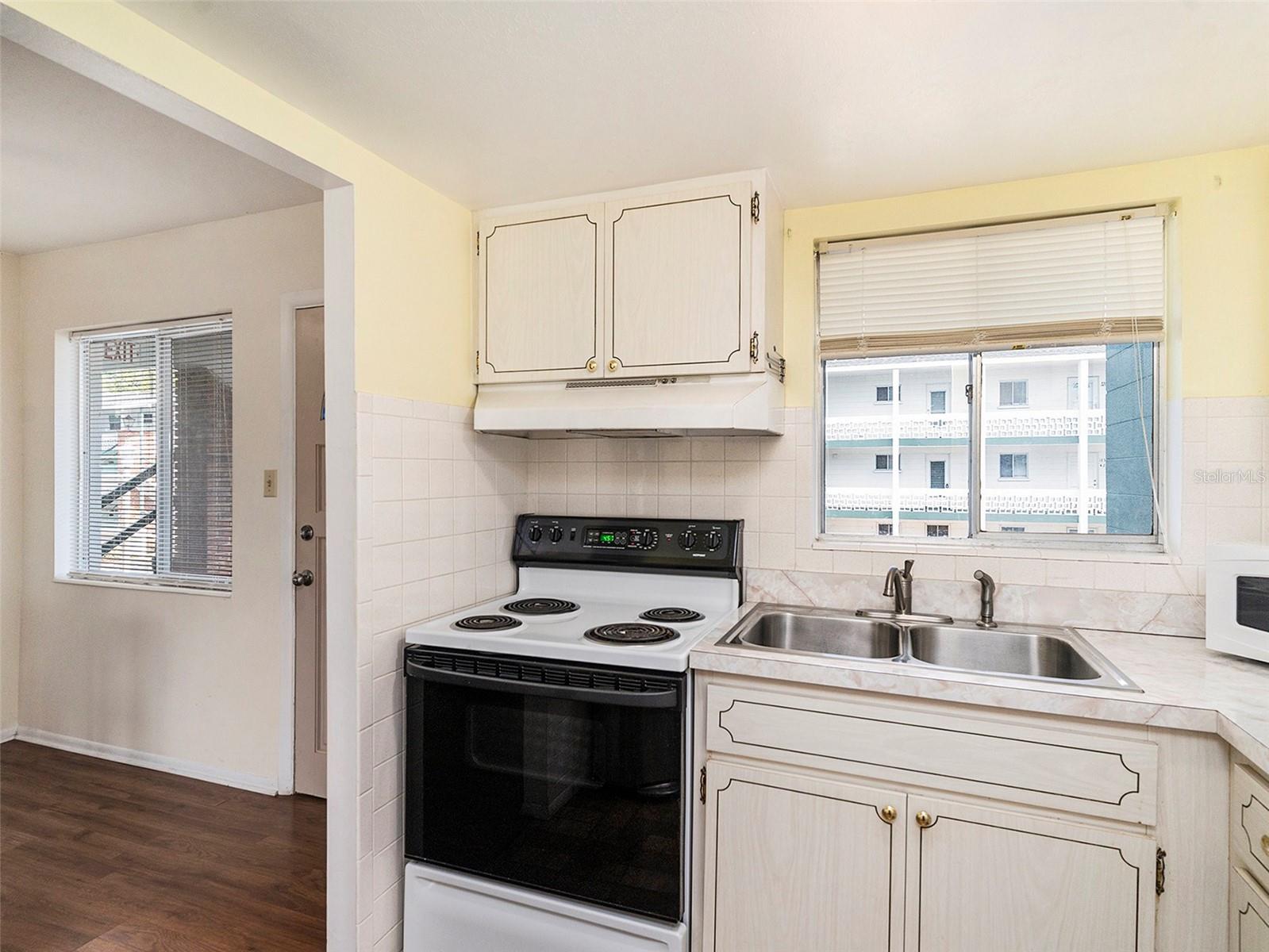 BAYSHORE II SEC 16 - Residential Lease