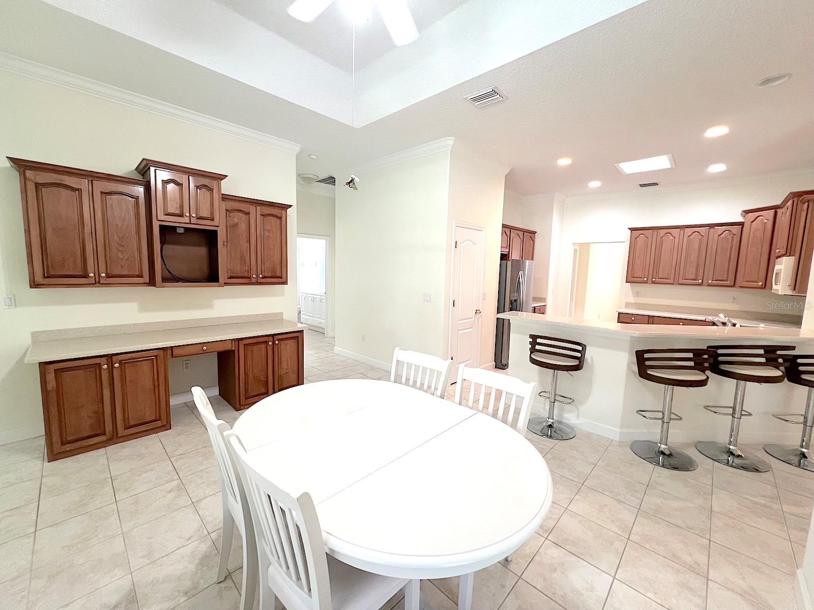 CYPRESS KNOLL - Residential Lease