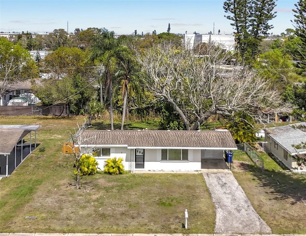 Photo of 1803 46th Ave Drive W, Bradenton, FL 34207 (MLS # A4683975)