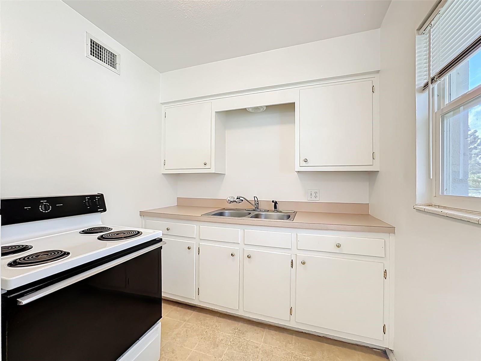 HOLIDAY HEIGHTS - Residential