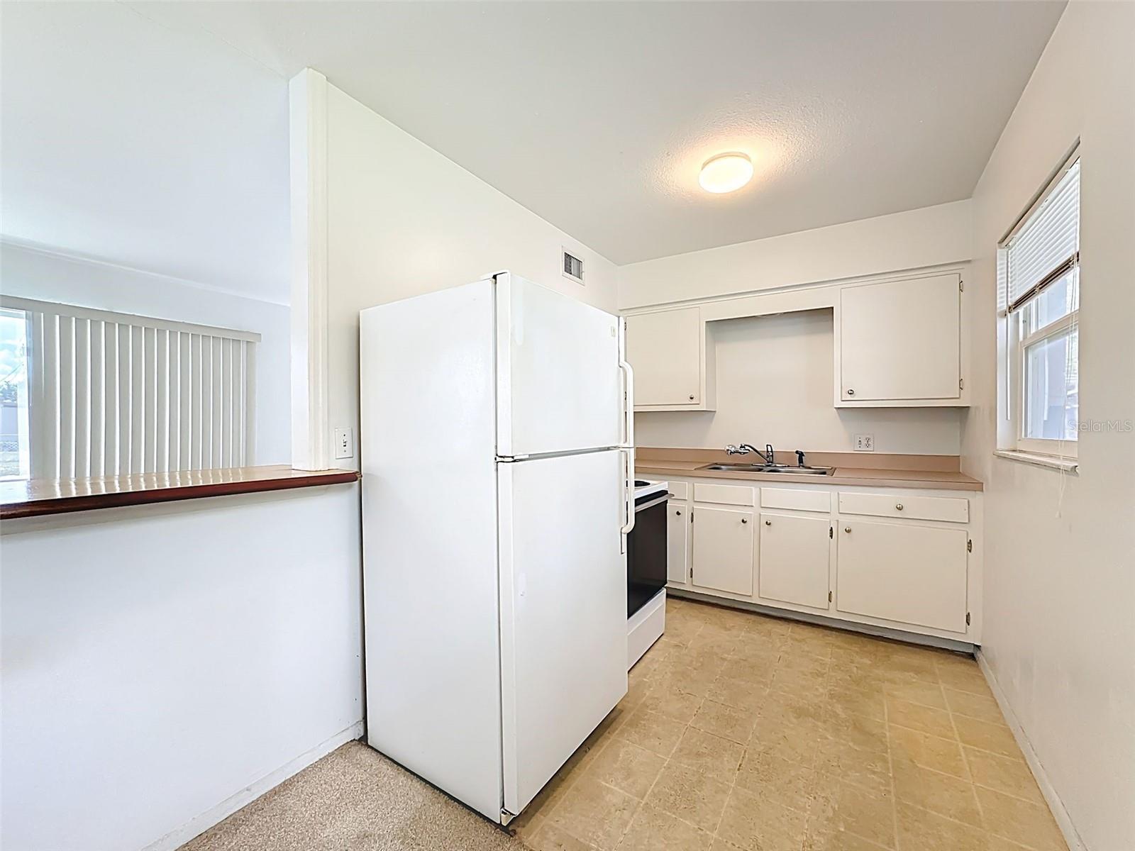 HOLIDAY HEIGHTS - Residential