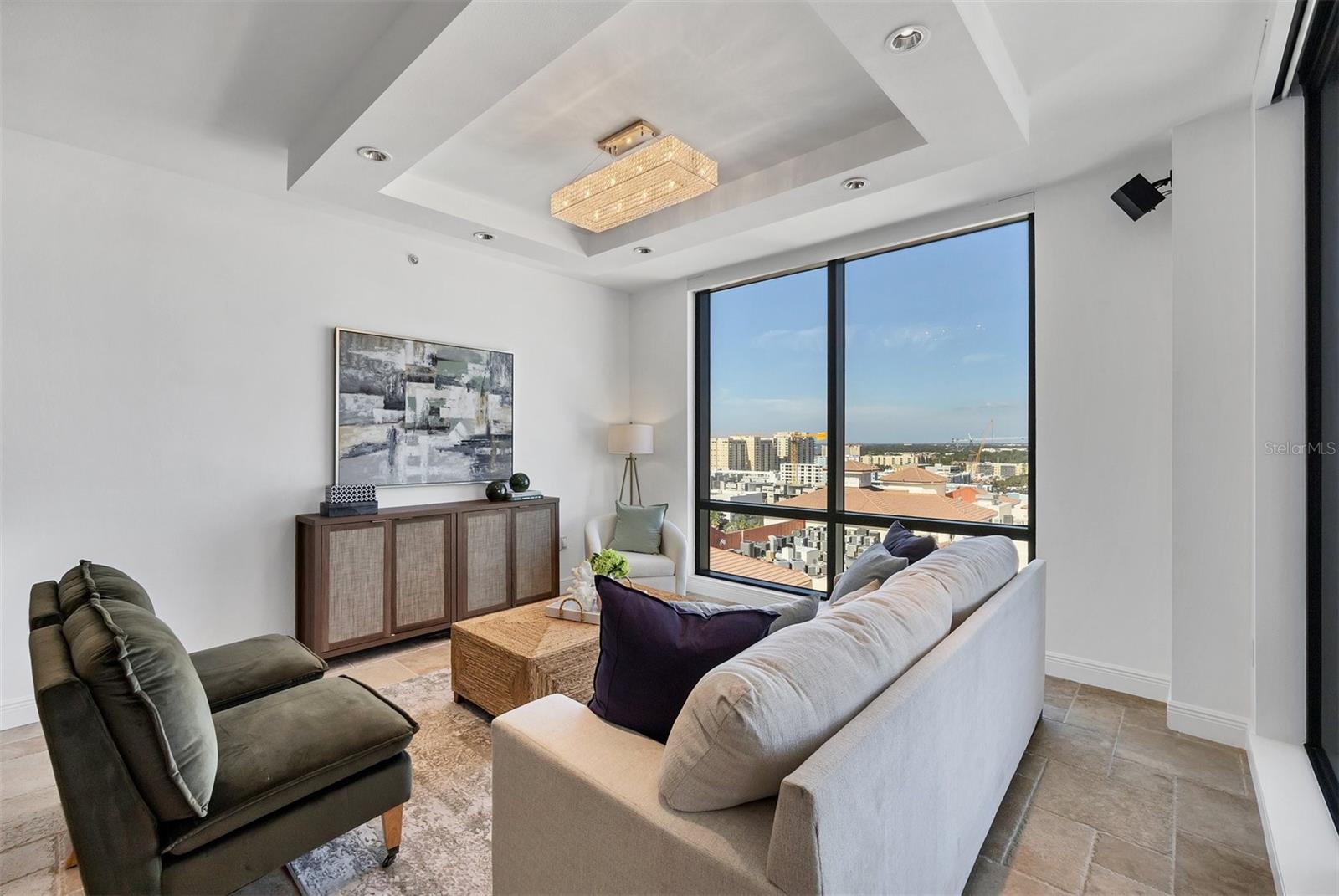 PLAZA/5 POINTS RESIDENCES - Residential