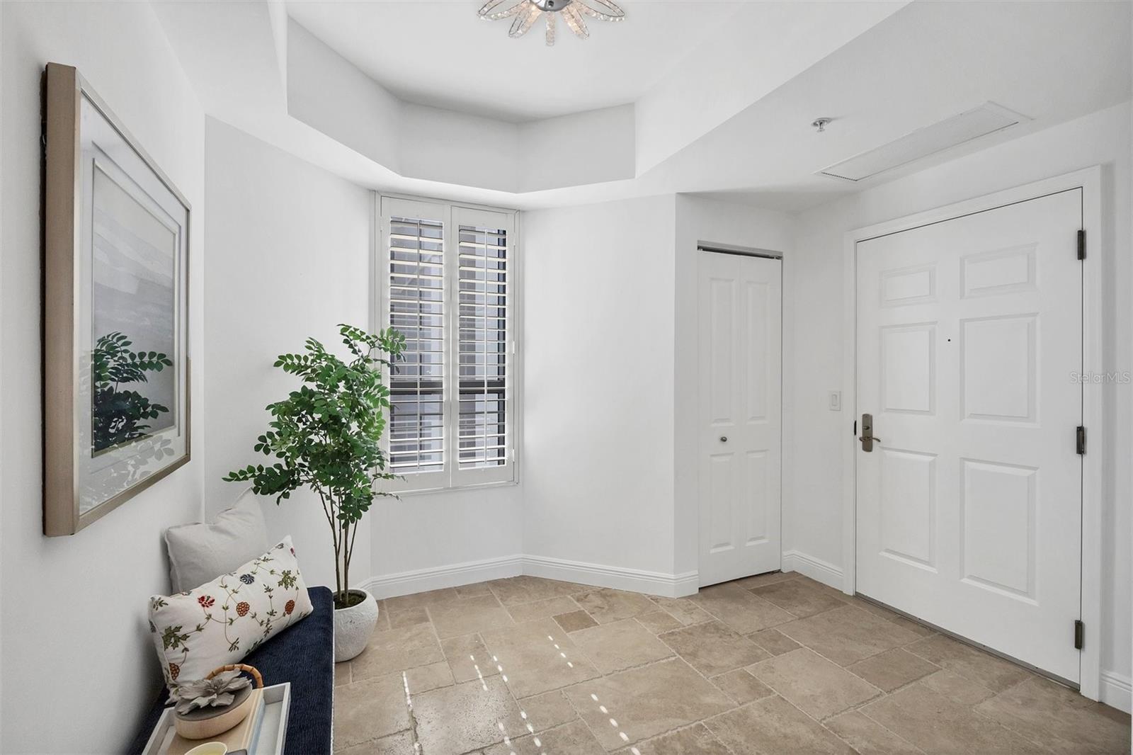 PLAZA/5 POINTS RESIDENCES - Residential