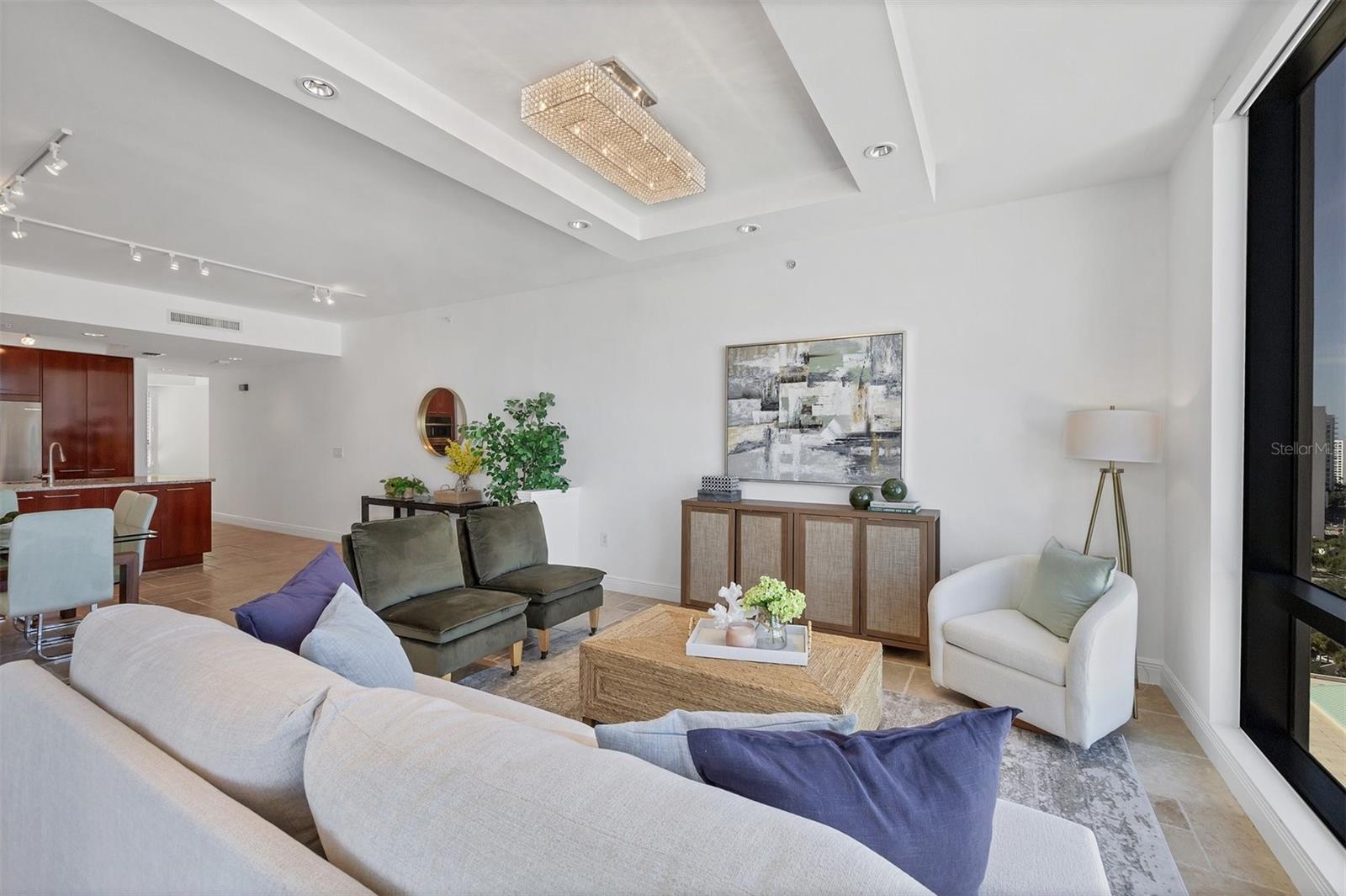 PLAZA/5 POINTS RESIDENCES - Residential