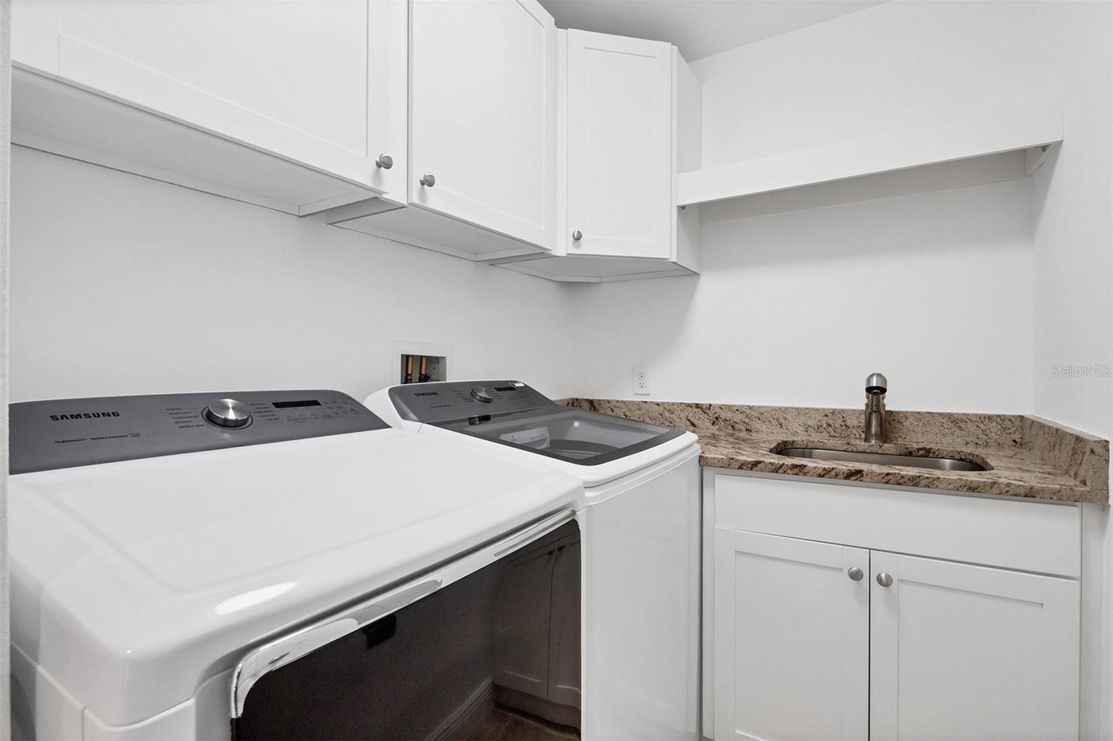 PLAZA/5 POINTS RESIDENCES - Residential