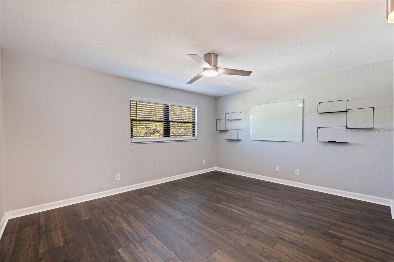 BAYWOOD PARK - Residential