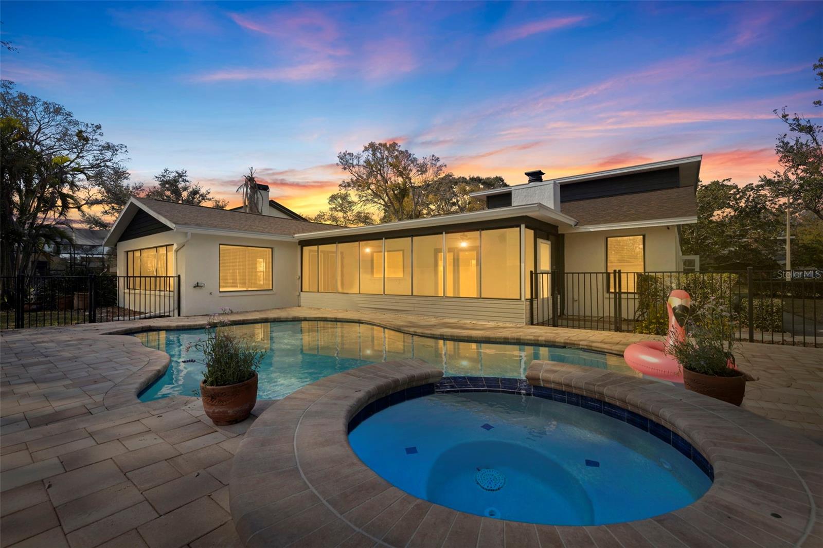 BAYWOOD PARK - Residential