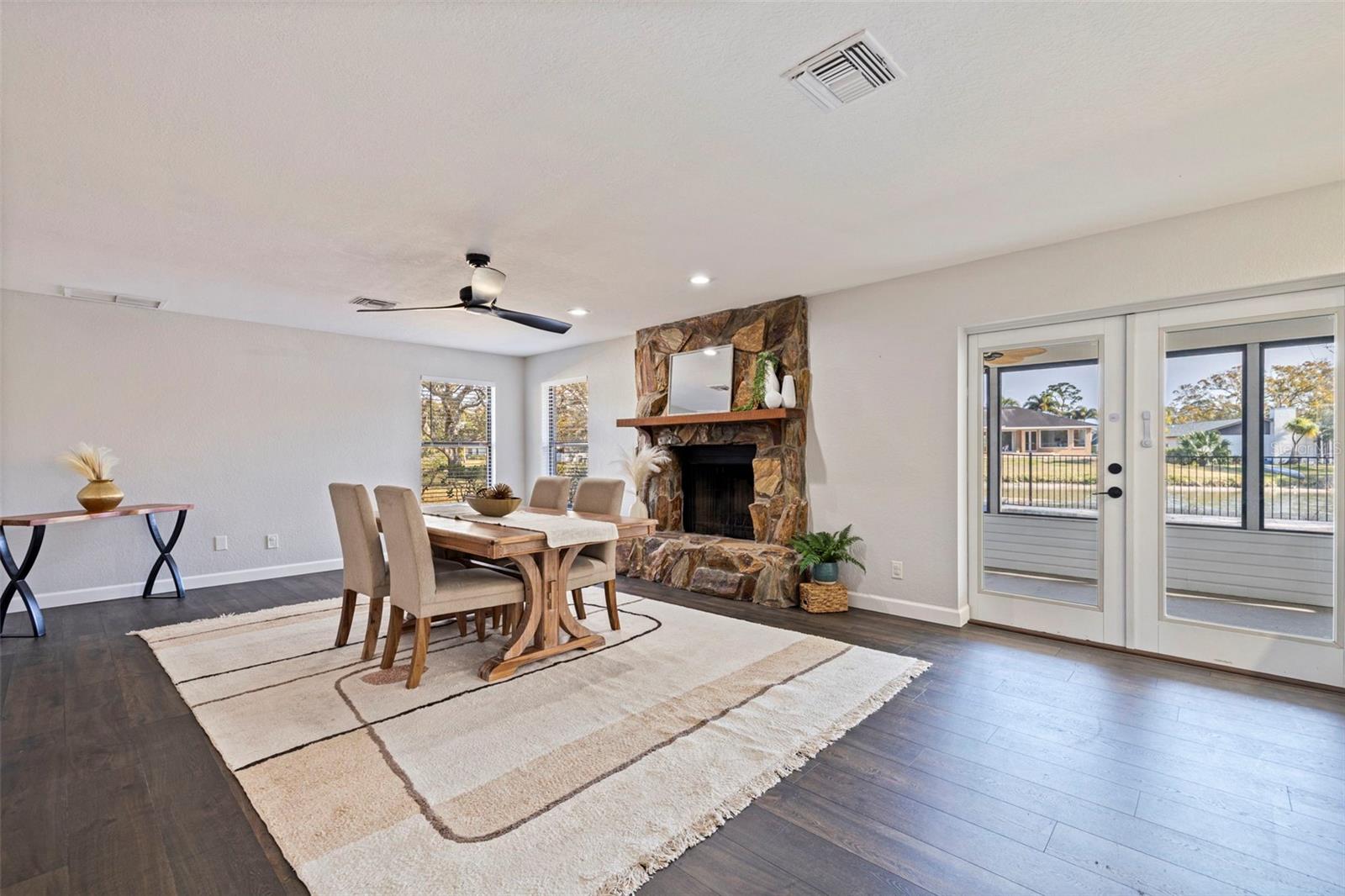 BAYWOOD PARK - Residential