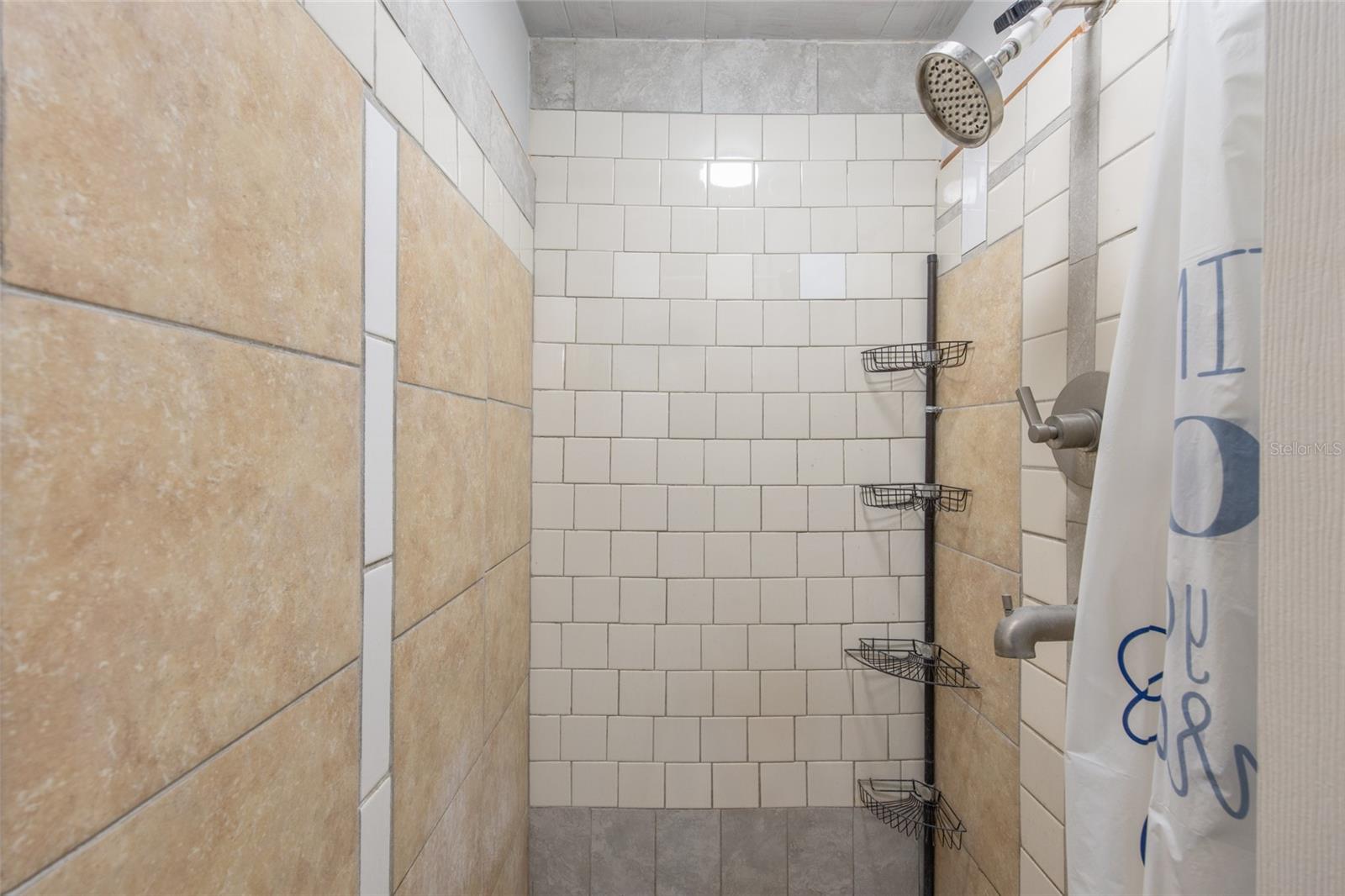 DIVISION/A PTN/SEC 19 - Residential