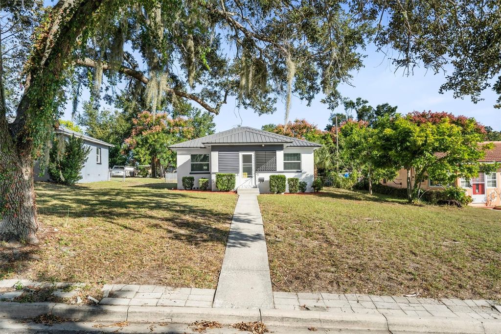 Photo of 311 Osceola Avenue, Lake Wales, FL 33853 (MLS # O6322764)