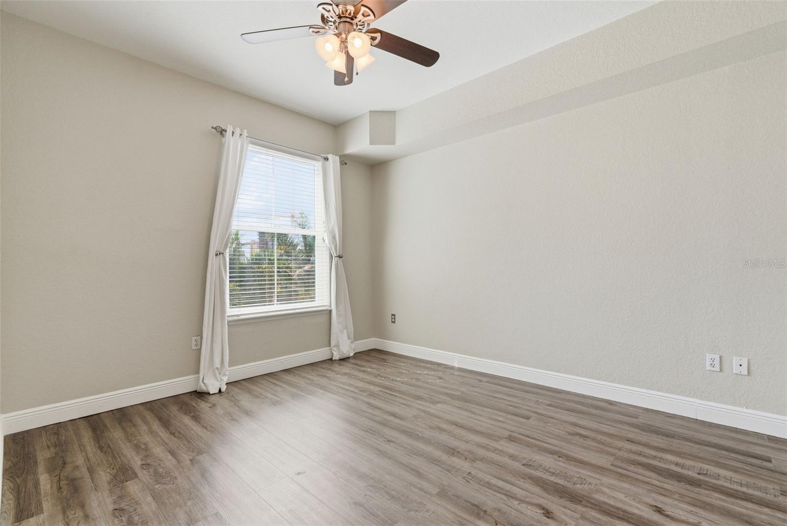 PARKCREST HARBOUR ISLAND CONDO - Residential