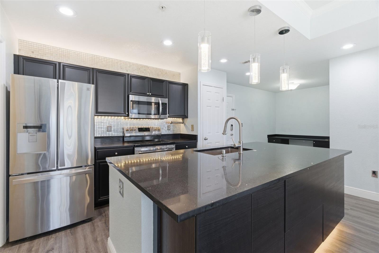 PARKCREST HARBOUR ISLAND CONDO - Residential