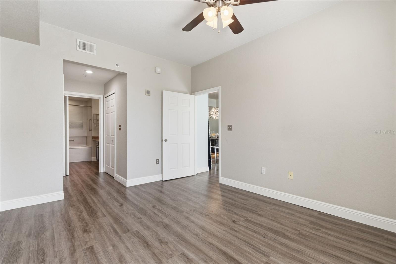 PARKCREST HARBOUR ISLAND CONDO - Residential