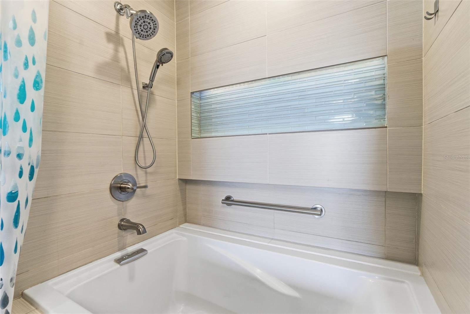 PARKCREST HARBOUR ISLAND CONDO - Residential