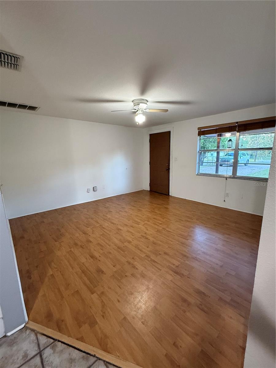 LAKEWOOD ACRES - Residential Lease