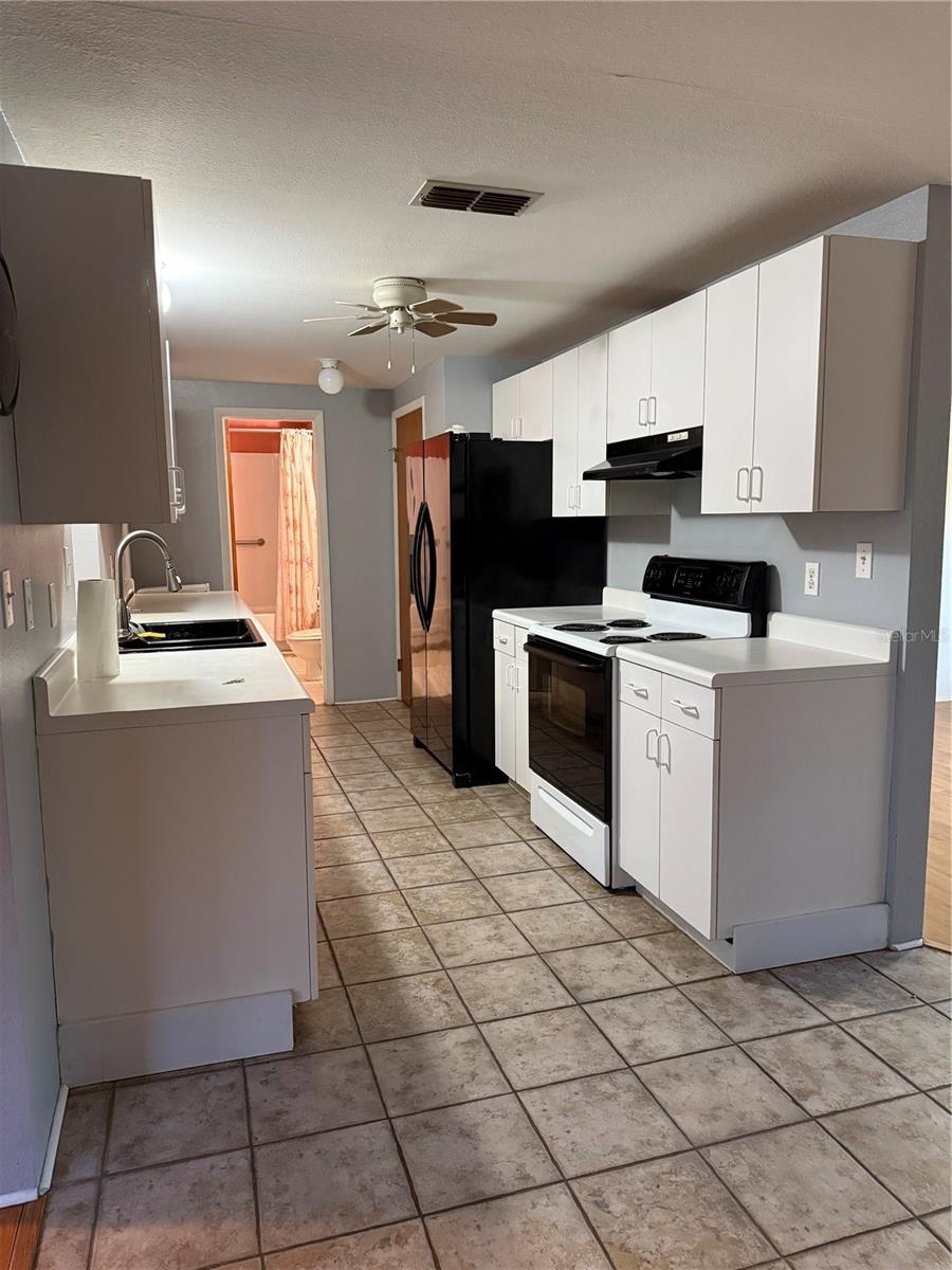 LAKEWOOD ACRES - Residential Lease