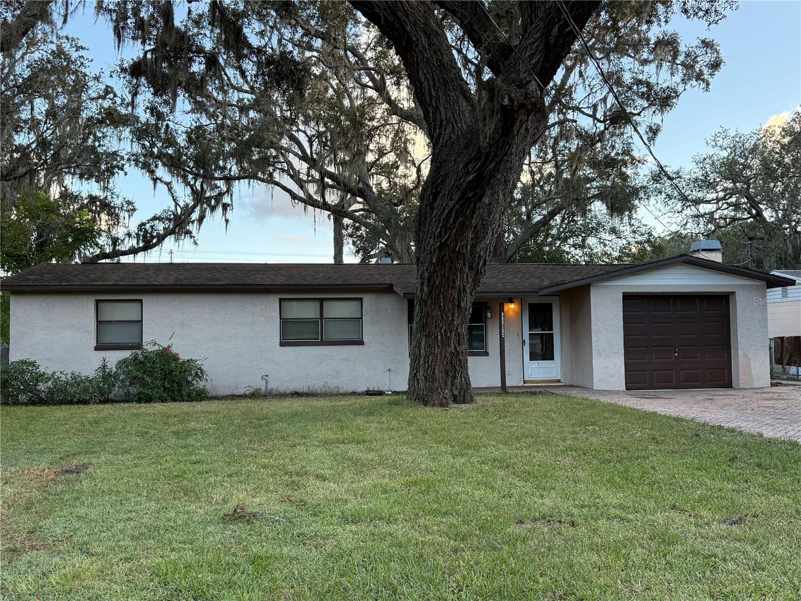 LAKEWOOD ACRES - Residential Lease