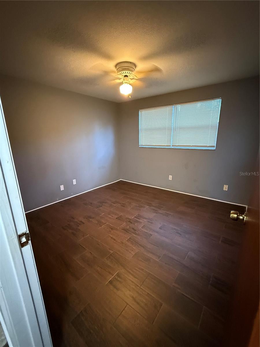 LAKEWOOD ACRES - Residential Lease