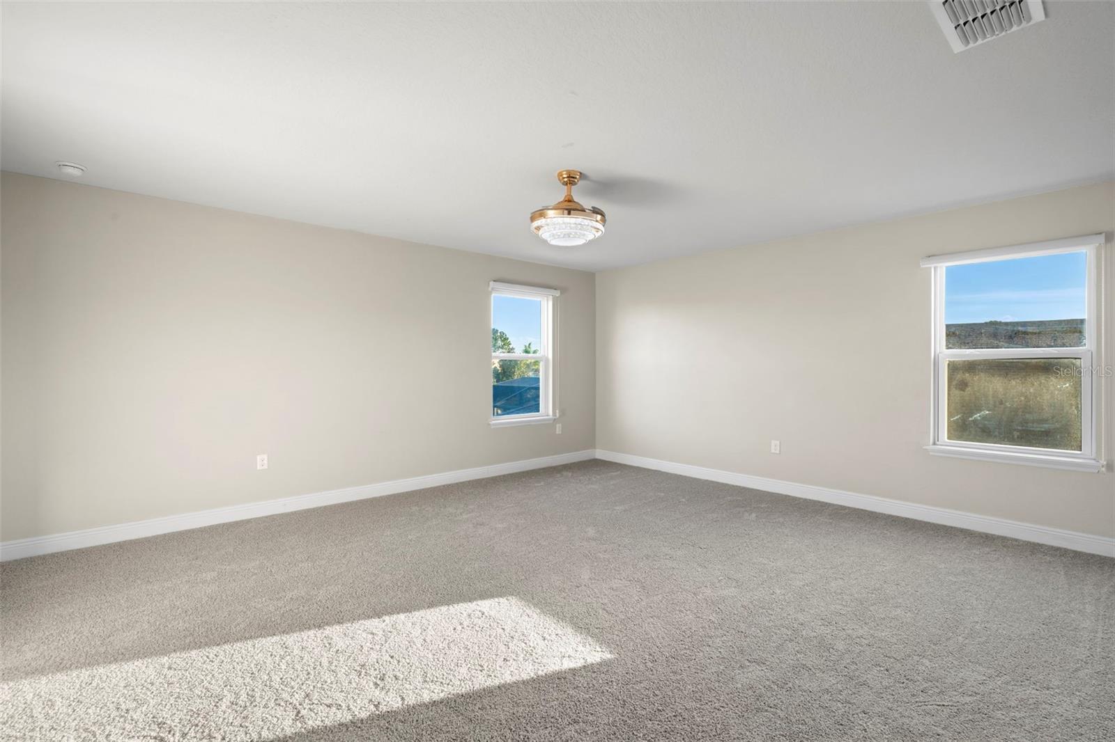 VICTORIA TRAILS NORTHWEST 7 PH - Residential