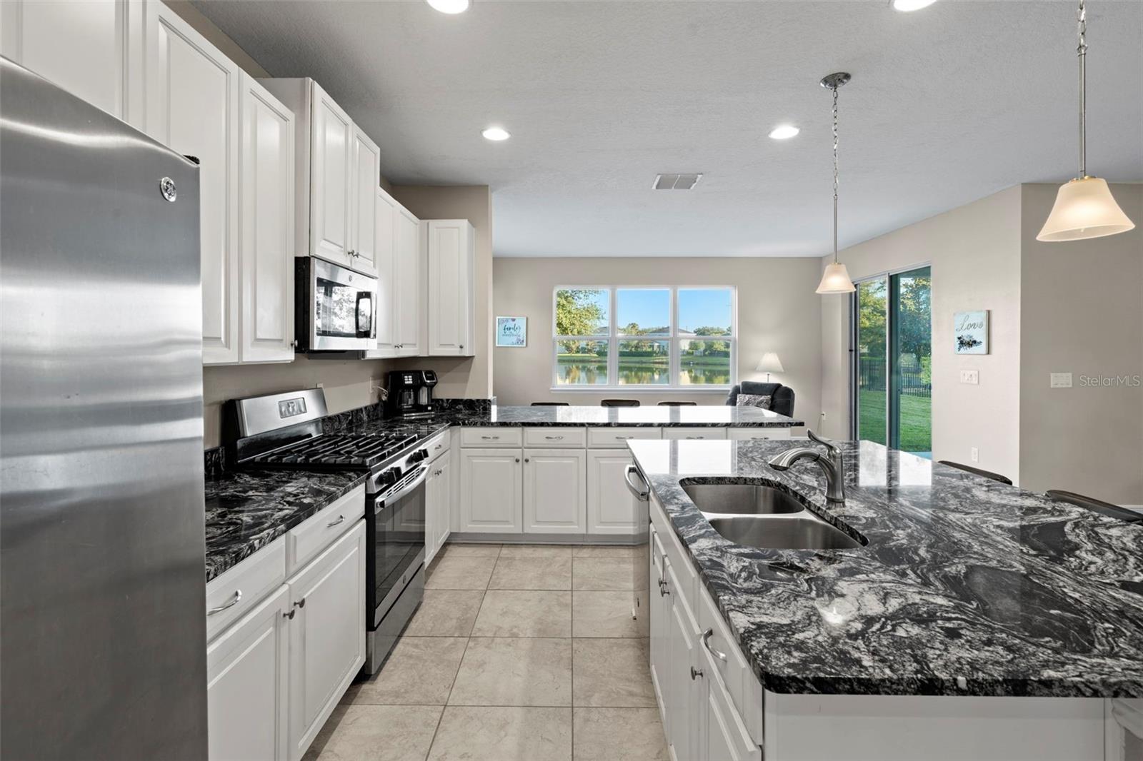 VICTORIA TRAILS NORTHWEST 7 PH - Residential