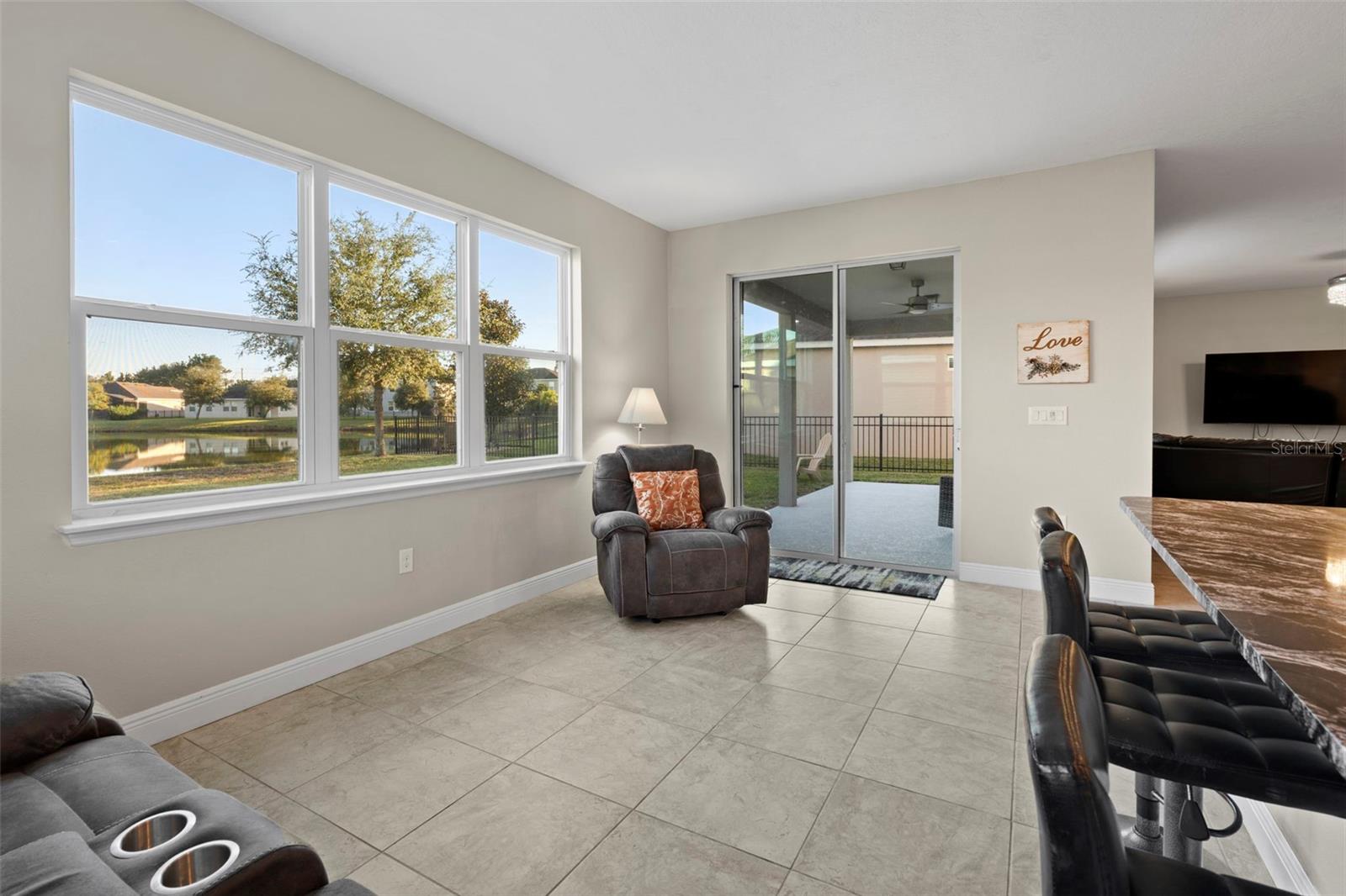 VICTORIA TRAILS NORTHWEST 7 PH - Residential