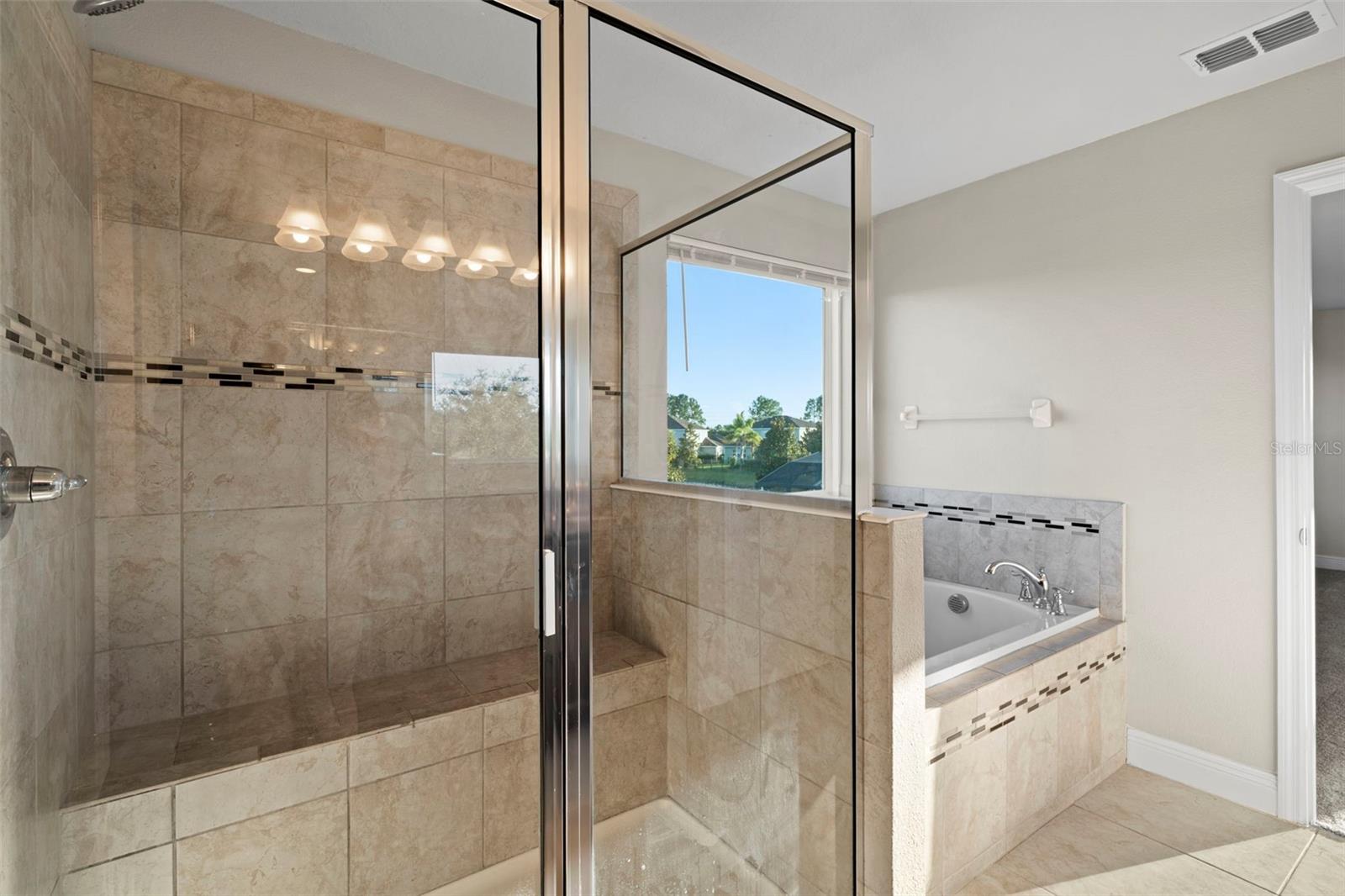 VICTORIA TRAILS NORTHWEST 7 PH - Residential