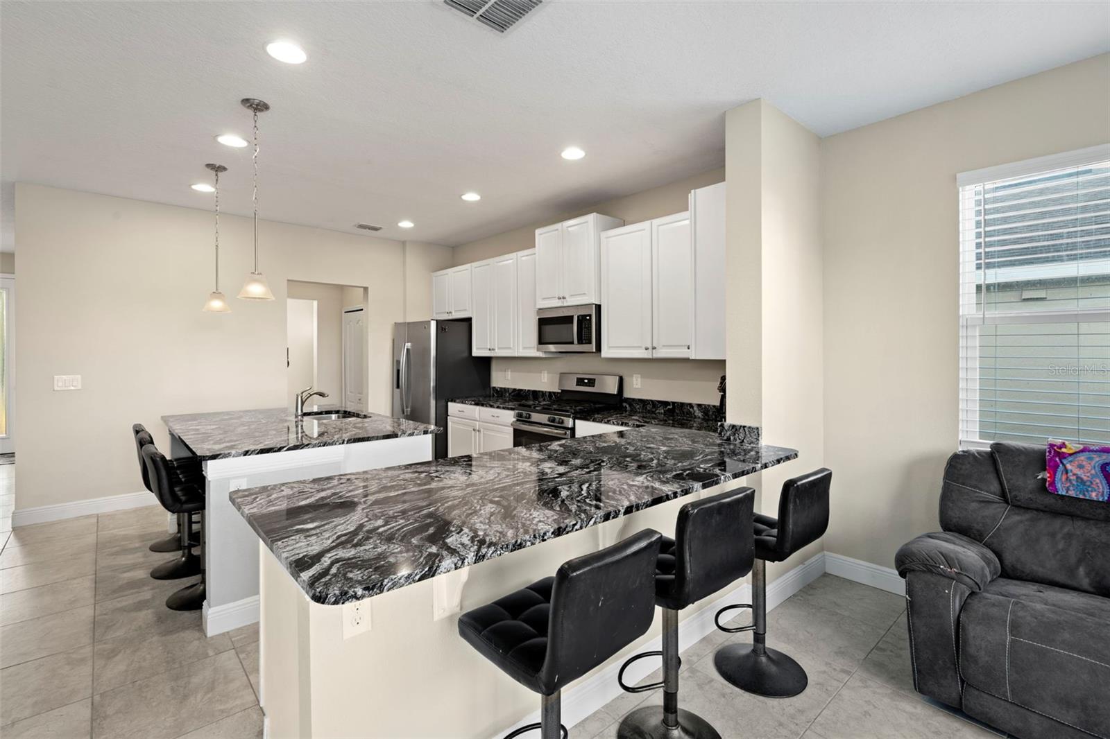 VICTORIA TRAILS NORTHWEST 7 PH - Residential