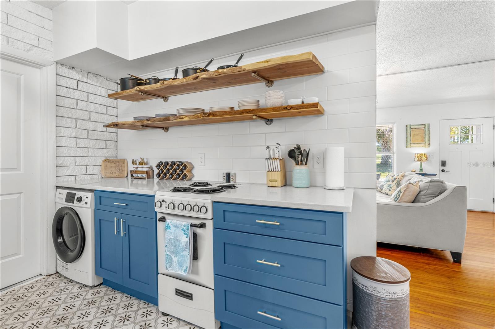 MCELROYS BELLEVIEW - Residential