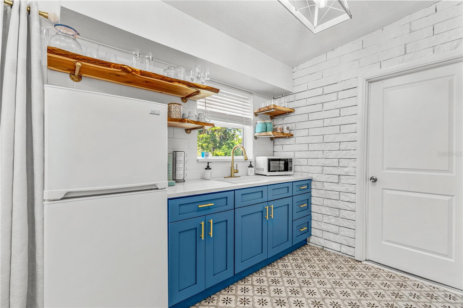 MCELROYS BELLEVIEW - Residential