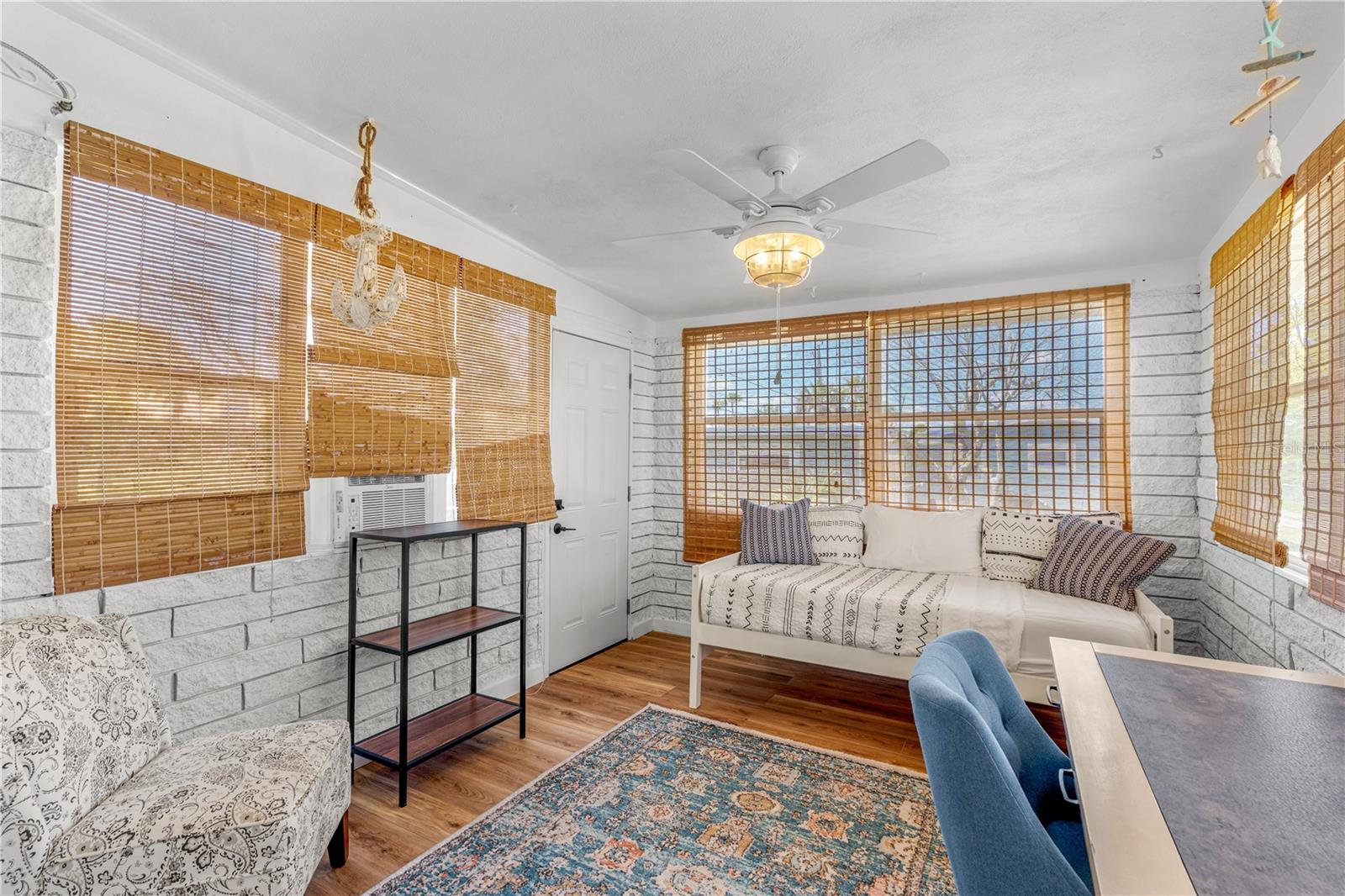 MCELROYS BELLEVIEW - Residential