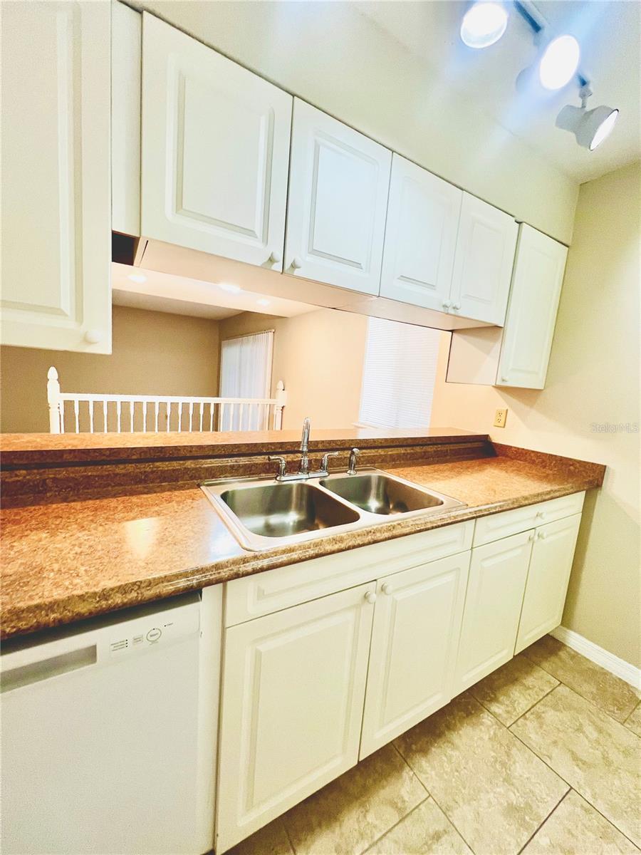 ERROL OAKS CONDO 1 - Residential