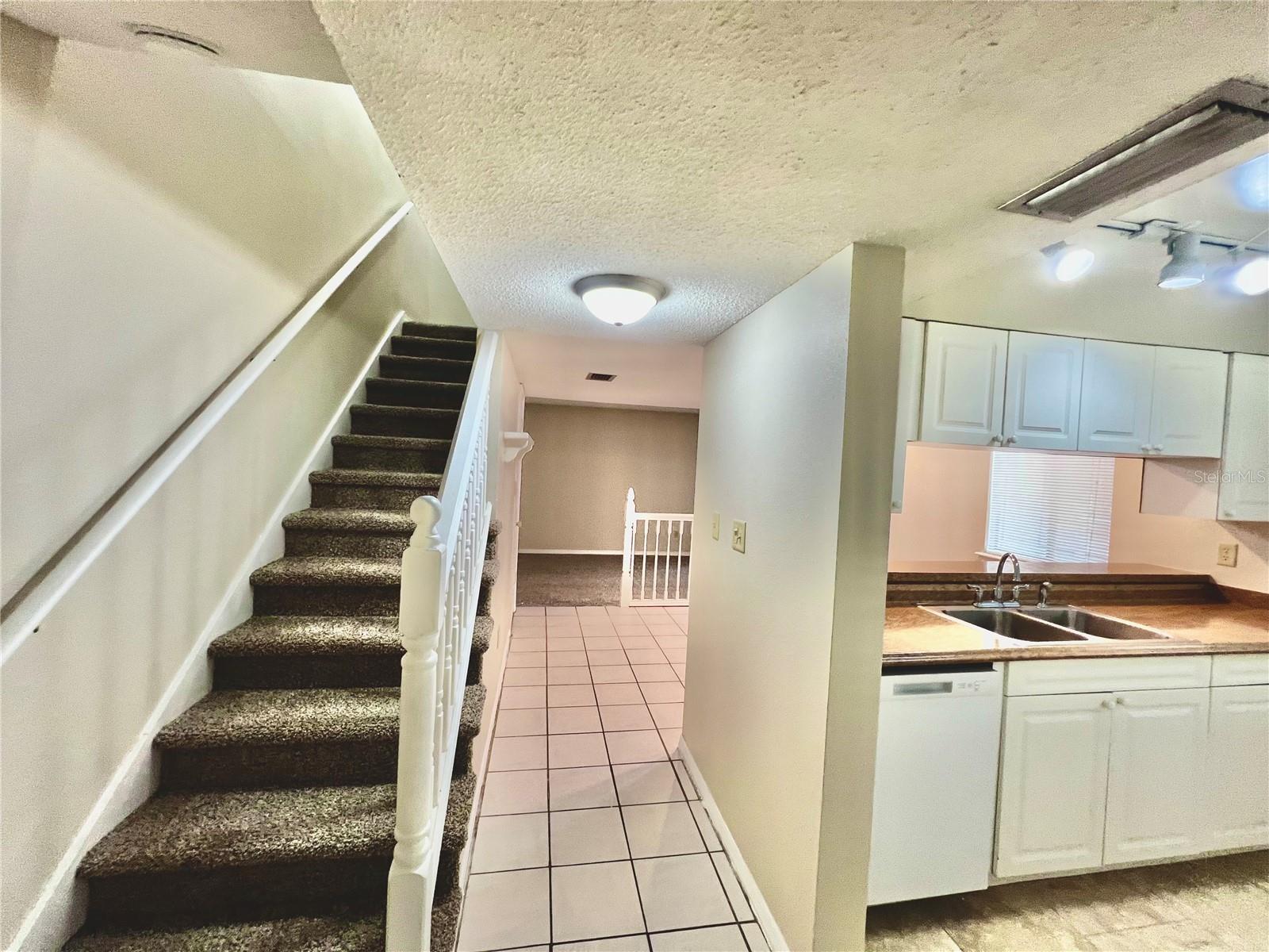 ERROL OAKS CONDO 1 - Residential