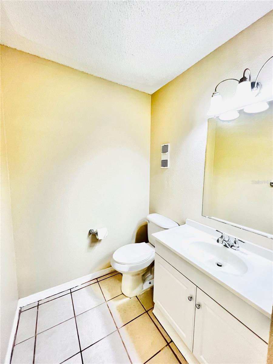 ERROL OAKS CONDO 1 - Residential