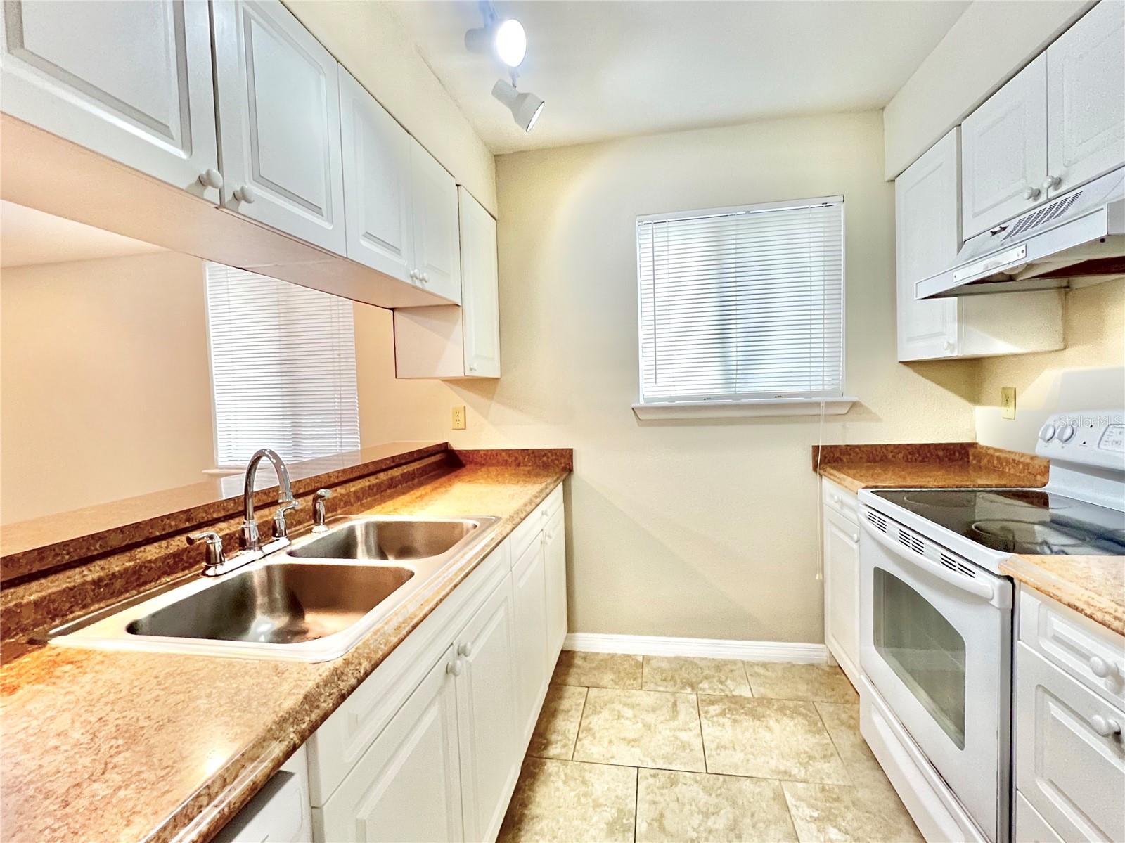 ERROL OAKS CONDO 1 - Residential