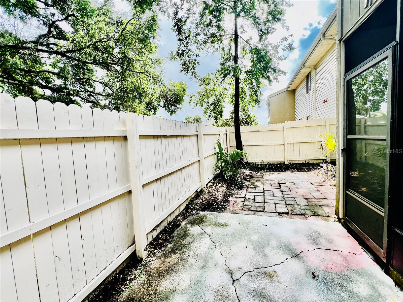 ERROL OAKS CONDO 1 - Residential