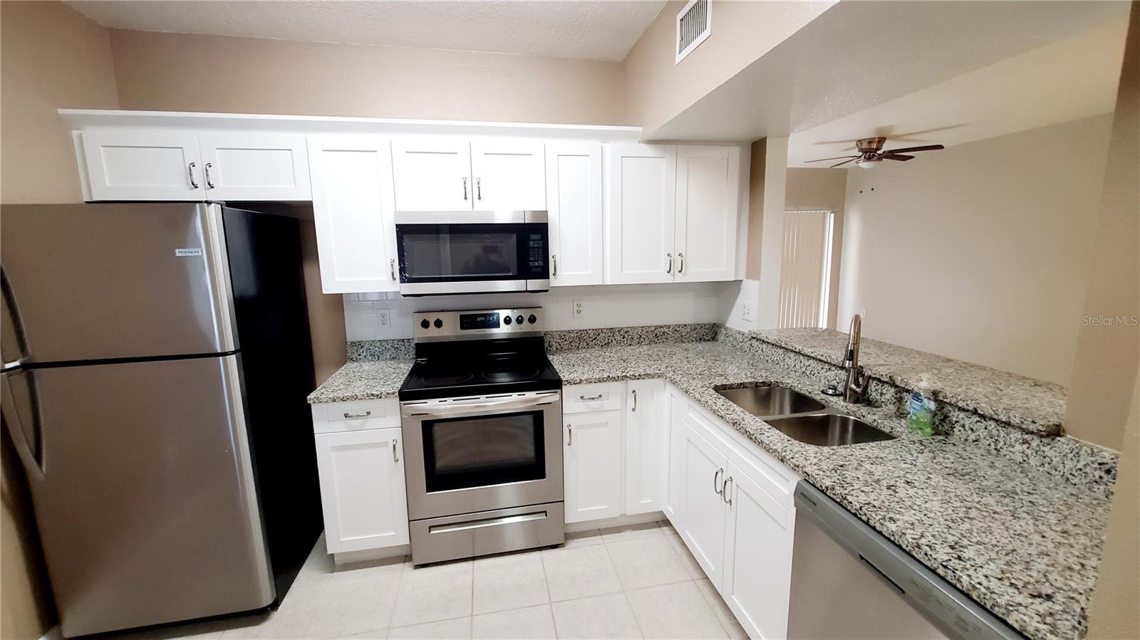 VILLAGES OF BLOOMINGDALE CONDO - Residential Lease