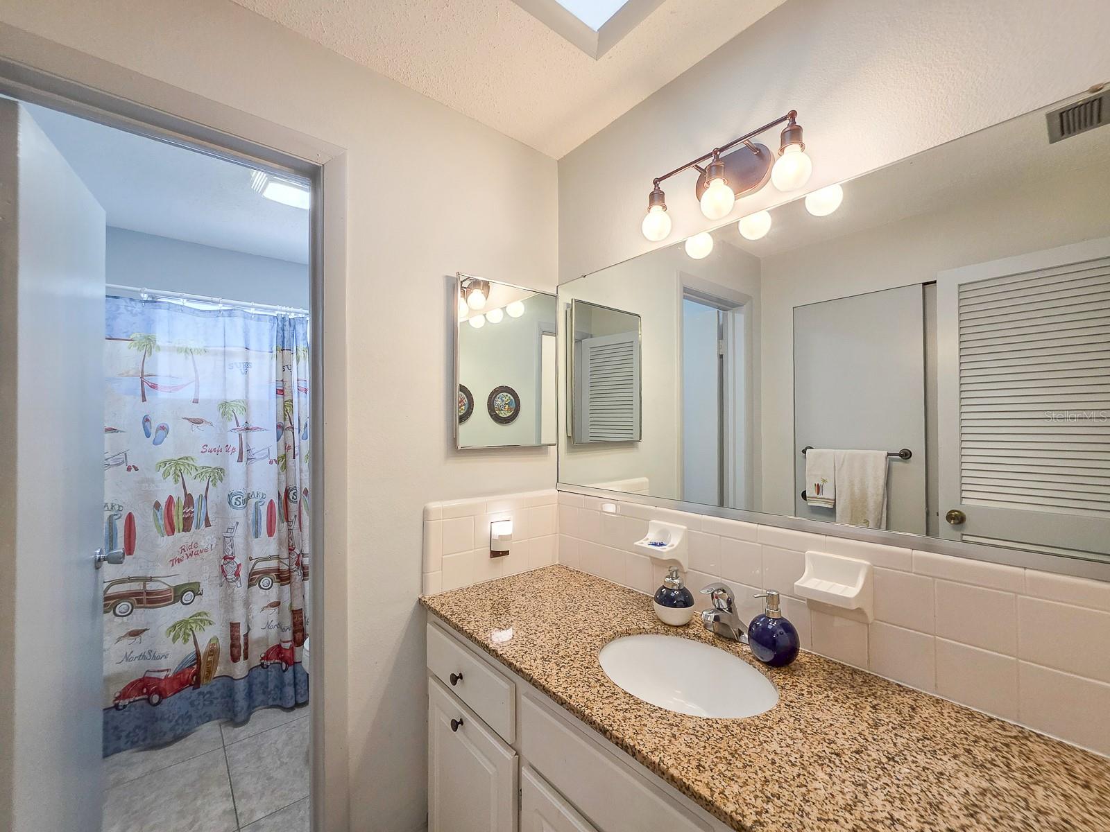 CAMEO POINT UNIT 03 - Residential