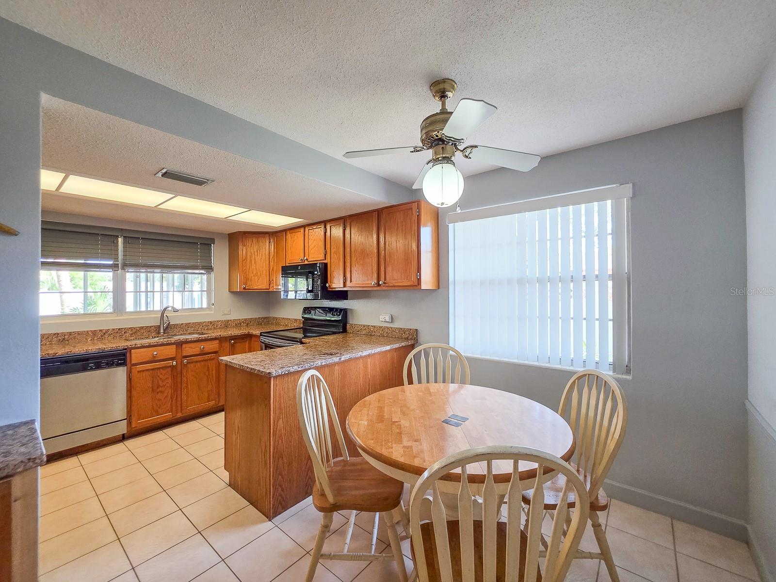 CAMEO POINT UNIT 03 - Residential